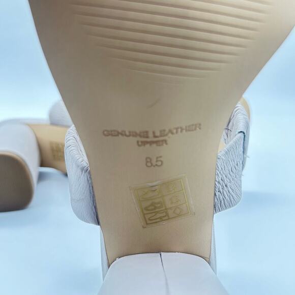 Journee Collection Sandals Womens 8.5 Off‎ White Vidda Leather MSRP $149 NEW - Picture 11 of 14